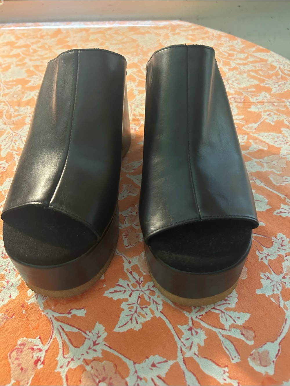 Kelsi Dagger Black Leather Open-Toe Slide Mules - Picture 3 of 4